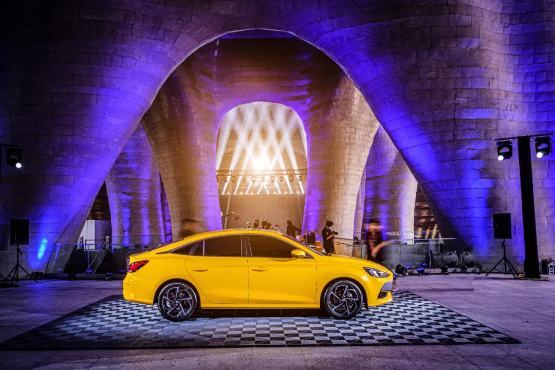 口号|MG5喊出「拿下青春」的口号，是愿景还是笃定？