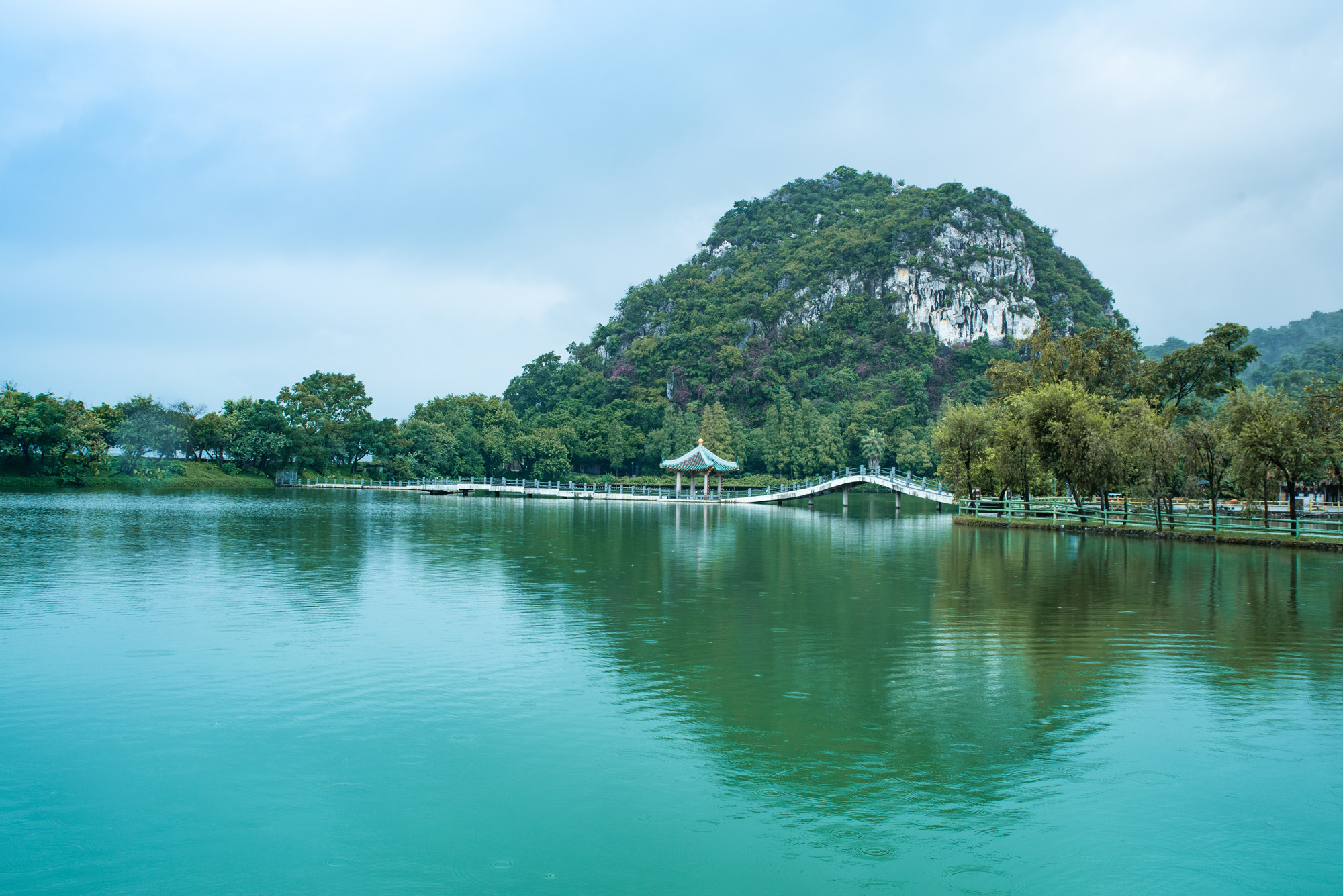 广东肇庆版的小桂林,山水如画景观独特,被誉为"岭南第