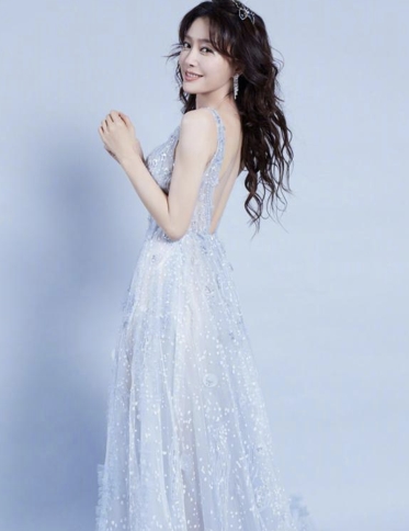 冰雪公主|富察皇后长裙配饰如同冰雪公主，一身装扮美出新高度！