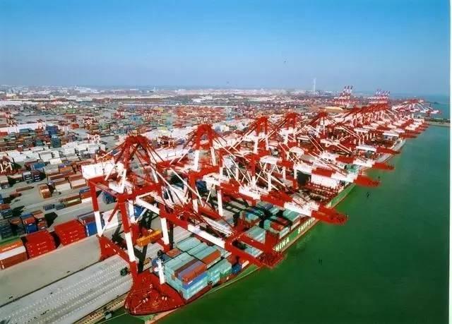 长三角拥有三座全球十大港口:上海港,宁波港,苏州港