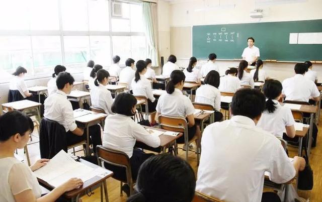 在日本当老师,到底有多难?