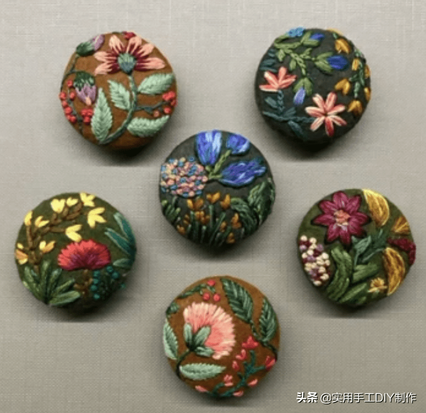 刺绣|「刺绣作品」100个迷人时尚的刺绣纽扣，装饰衣物美美的