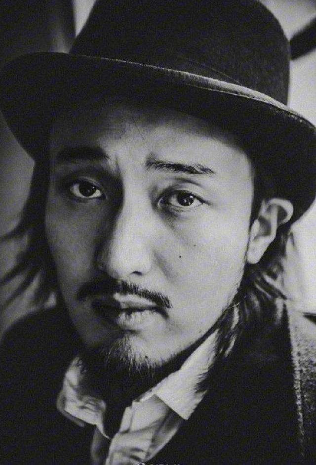 公寓|原创真正演员放弃热剧拍摄，披露娱乐圈现实，这次他终于被更多人认识