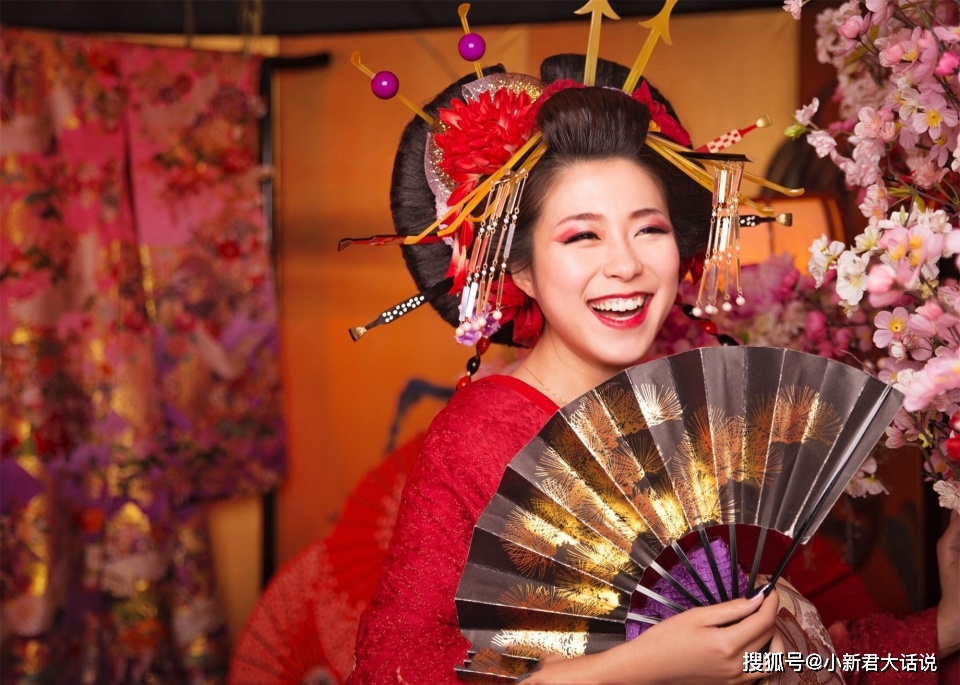"日本花魁"貌美如花,身上需穿30kg的衣物,她们是做啥工作的?