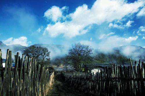 利家|深山中的传统母系部落, 纯朴保守美女多， 居然家家户户没厕所