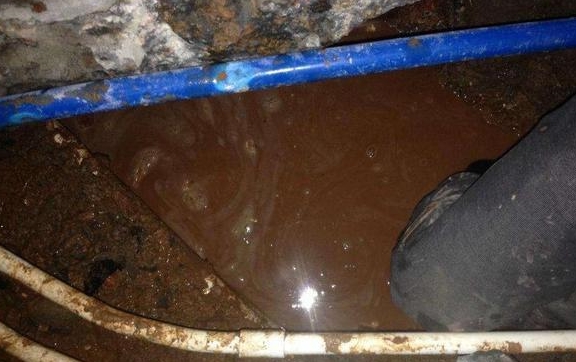 塑料|铝塑管已淘汰，现在流行用热熔管？别傻了，埋地还是铝塑管好！