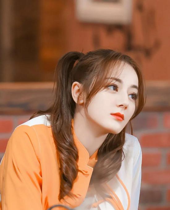 赵露思|发量王者赵露思的减龄搭配你也可以学