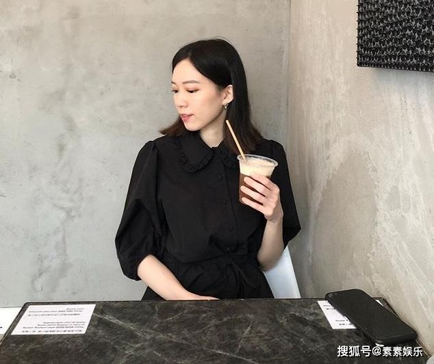 母亲离世3个月后，黄日华女儿首晒正面照，整个