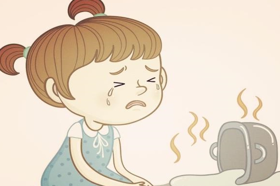 孩子|家长切勿马上送医,应先做好这四步应急处理!孩子意外烫伤