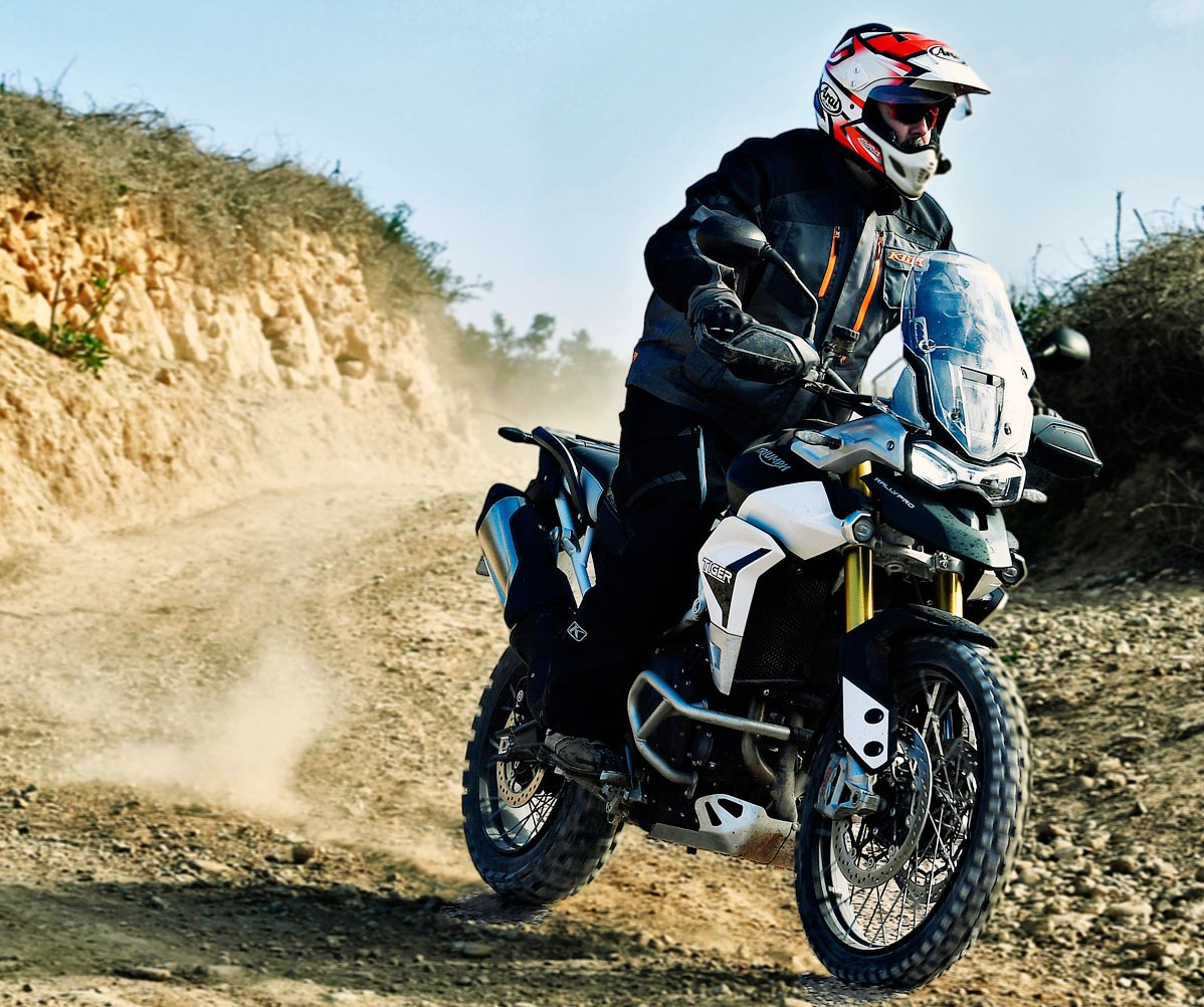 凯旋tiger900三缸拉力国内上市售价128895元起