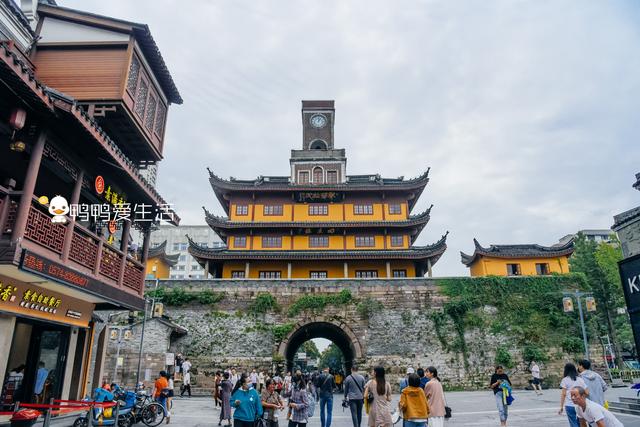 遗址|宁波仅存的古城楼遗址，有一西式钟楼造型奇特，现成为核心街区！