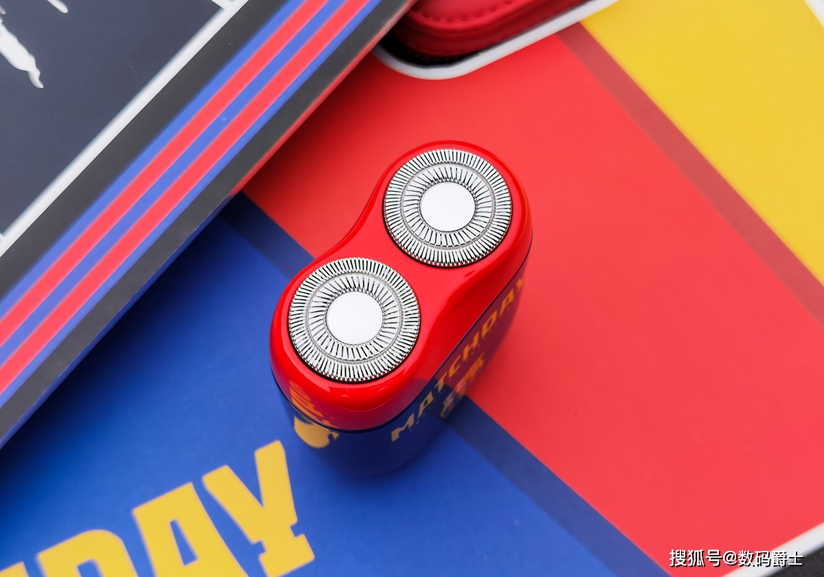 剃须刀|剃须刀也玩定制，巴萨红蓝双色帅呆了：YOOSE有色联名款评测