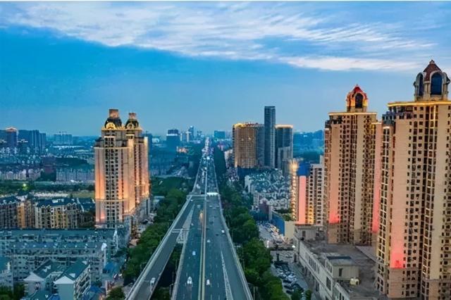 沌口开发区gdp_三年翻天覆地,武汉这里凭什么弯道超车(3)