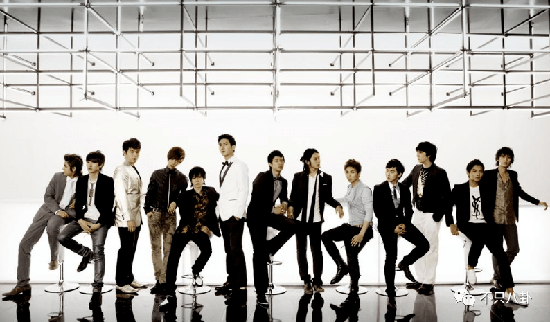 早就有苗头 他果然是谈恋爱了......