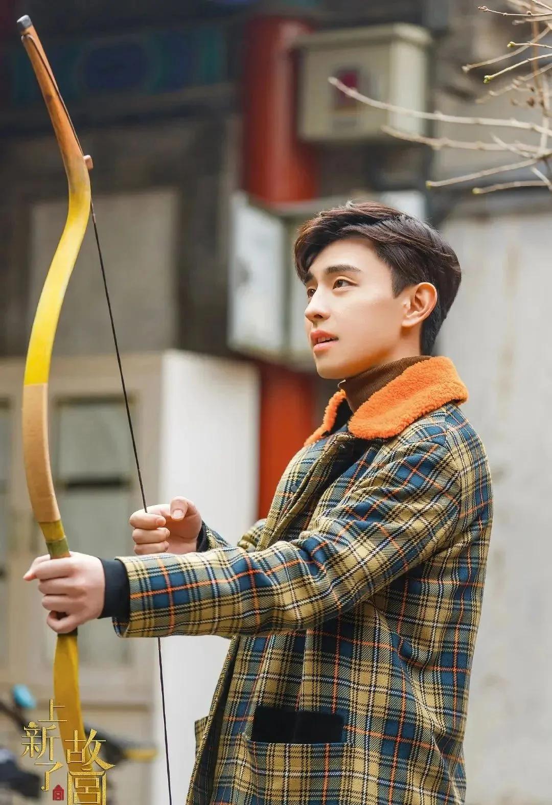 紫禁城|这个高枝是半个娱乐圈女星都想攀上的…