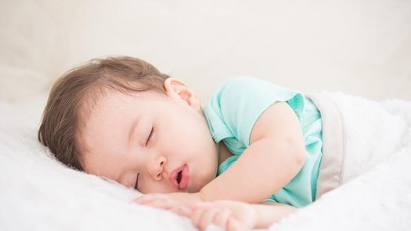 孩子|可能会伤害娃大脑,希望你没做错五种错误哄睡方式要避免