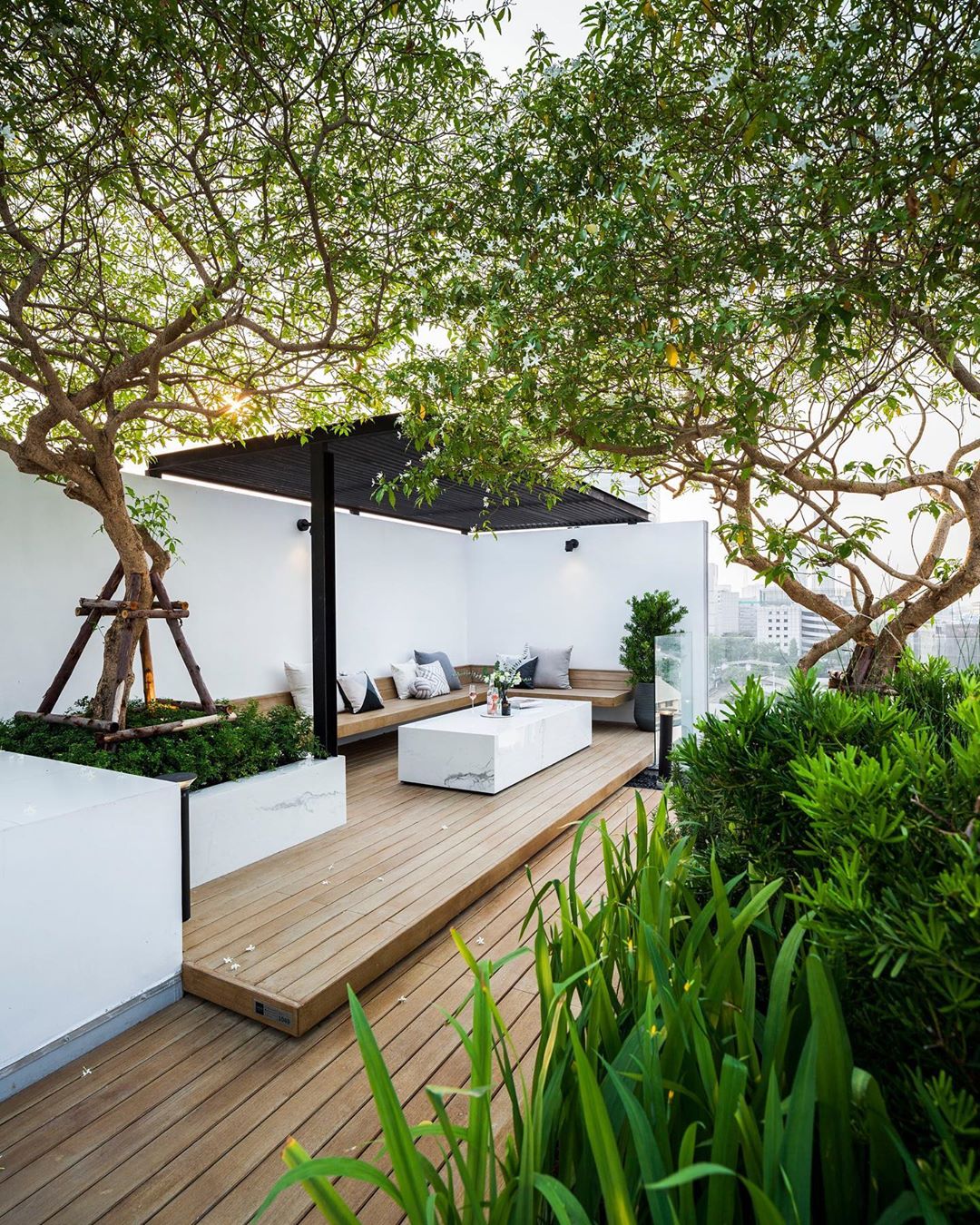 原创玩转庭院:11个"木平台"设计,将院子打造成高品质休闲空间