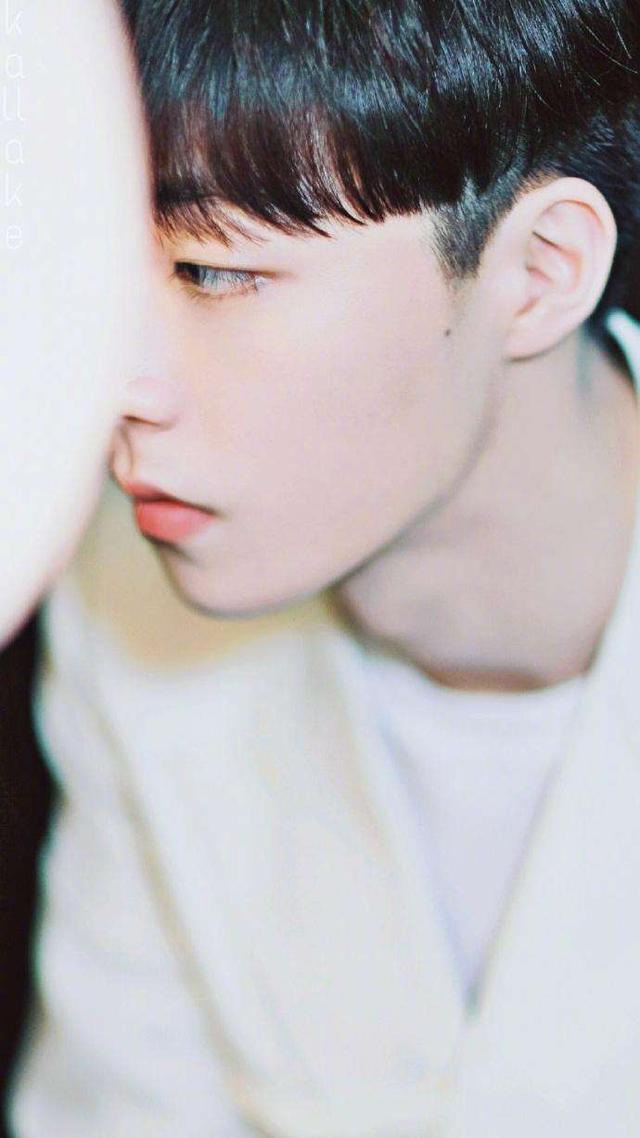 小时候|原创陈立农哽咽谈过早成熟，回忆自己小时候，真的很暖心啊