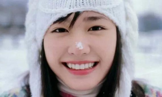 眼袋|从黑皮土妹变成CEO收割机，她到底do了什么？！