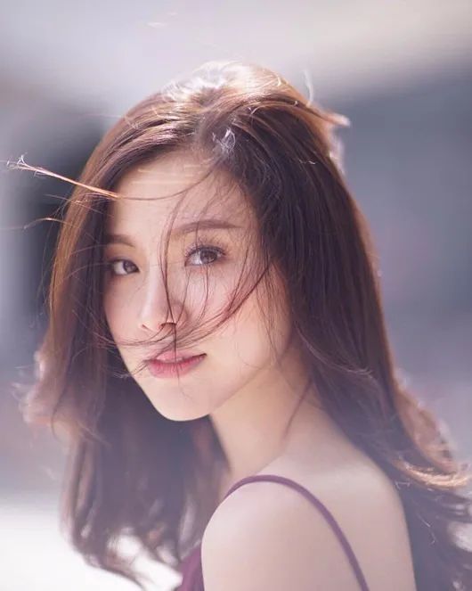 平采娜|甜美，婀娜，可御可纯，拥有1/4华人血统的她颜霸泰国娱乐圈！