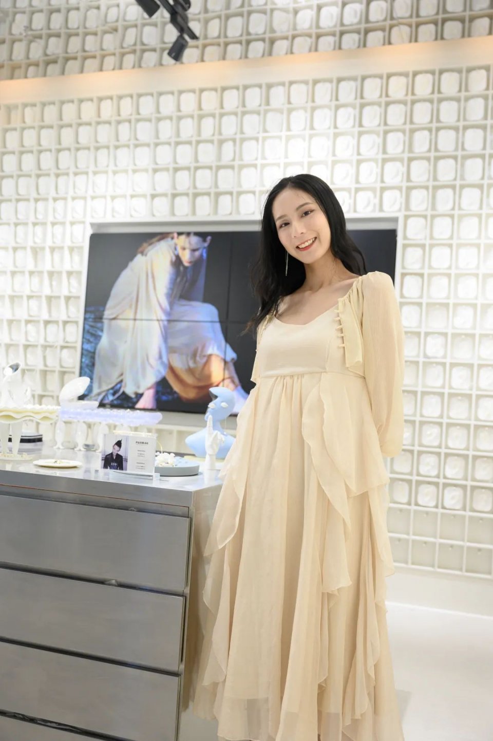 连明星|ZEGL线下体验店！超20000+配饰任挑任试，百元内轻松Get！