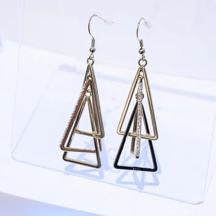 连明星|ZEGL线下体验店！超20000+配饰任挑任试，百元内轻松Get！