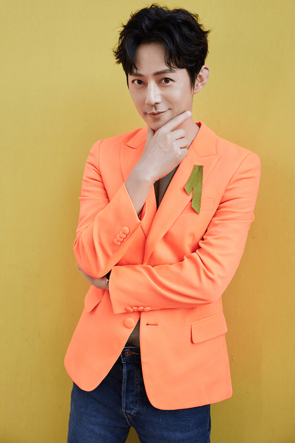 离开|还相信何炅是“不老男神”?看他离开精修后的样子,不过就是位土大爷