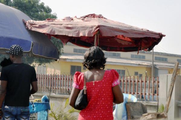 【火狐电竞官方网站】一个没有旅游风景的国家 但街道上充满了风景(第七个随行的尼日利亚)(图6)