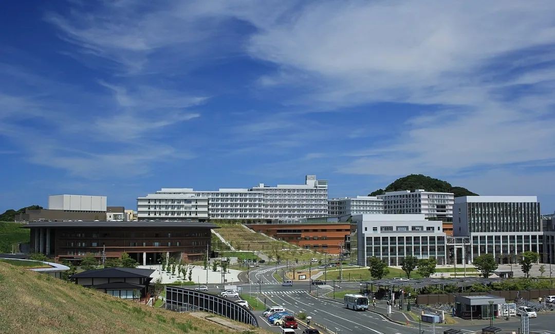 名校志向塾—日本七帝大中最低调的成员?九州大学_校区