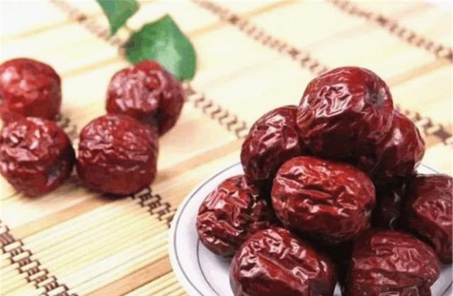 如何挑选大枣呢 9c8edd0ac34249849aad41eec8355690.jpeg