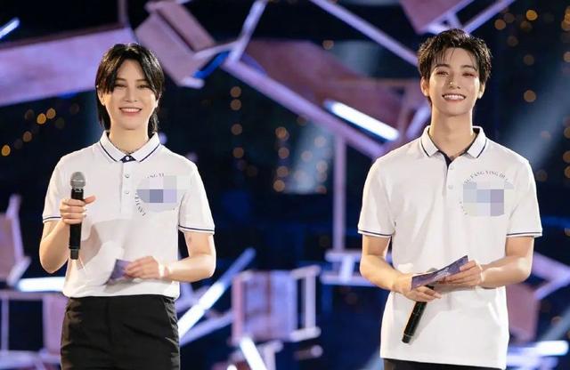 营业|原创UNINE晒毕业照,营业期将结束,却只记得李汶翰、嘉羿的绯闻