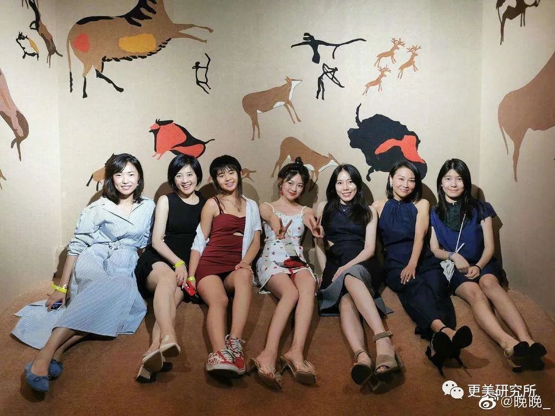 fa|鞠婧祎终于对上晚晚！两个镜头“造假精”，谁能艳压？