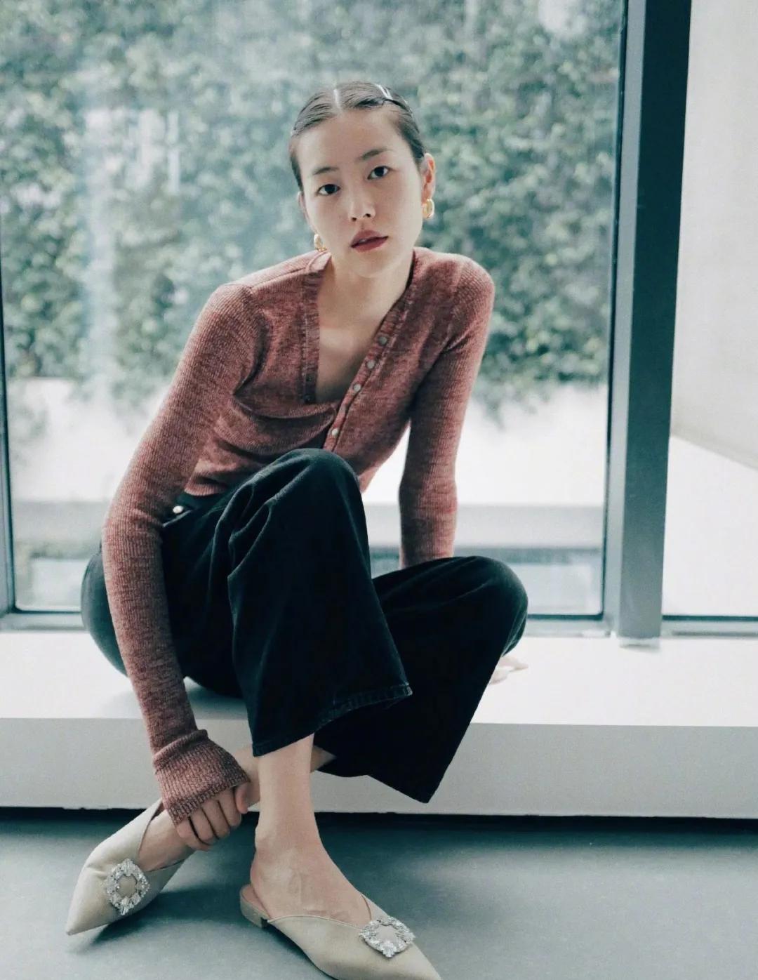 款式|网红明星针织衫穿搭，正确开启秋天模式！