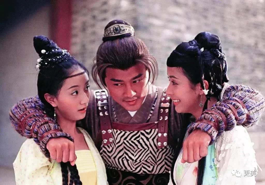 杨怡|曾经tvb一姐，演技一流，也把自己整僵了，假体太明显了...