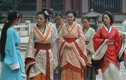 生下|此女因宦官失误，嫁错了人，结果生下一代明君，孙子成千古一帝