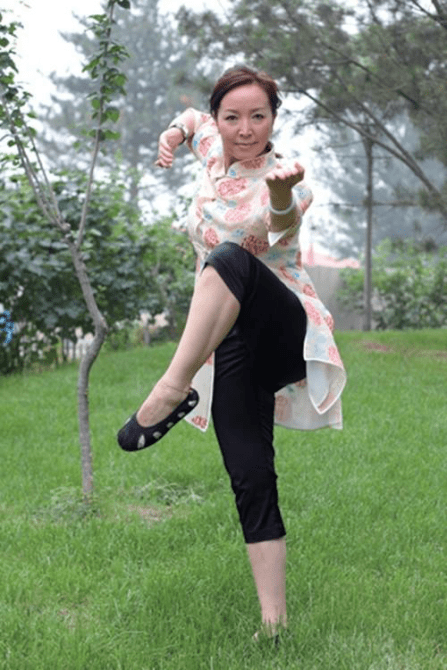 星靠苗|原创香港女打星靠苗翠花走红，曾批章子怡不配打星，现成国家一级教练