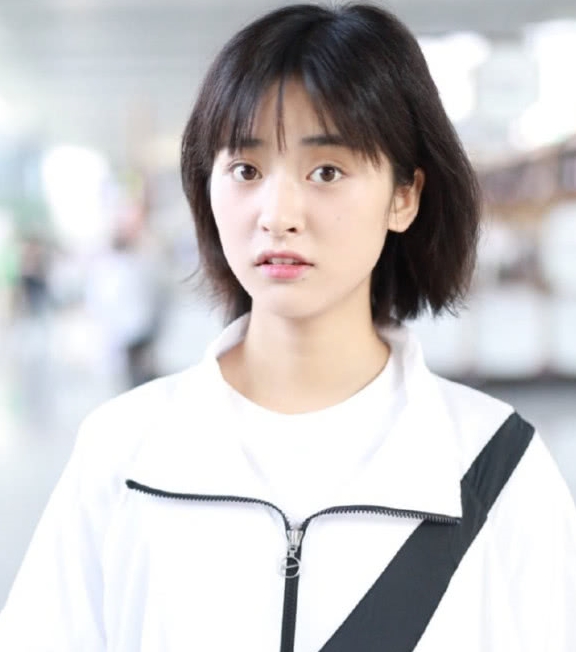 老爷爷|恭喜沈月又穿对了一次，打扮成打太极的老爷爷，却美回颜值巅峰！