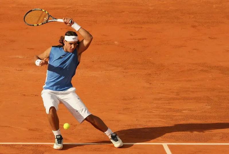 球拍|为什么说充分的随挥有助于控球?