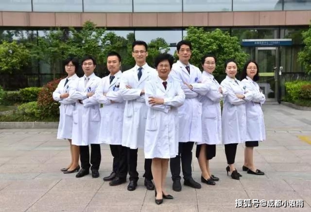 科室的集体照如何拍?这篇帖子来教学!