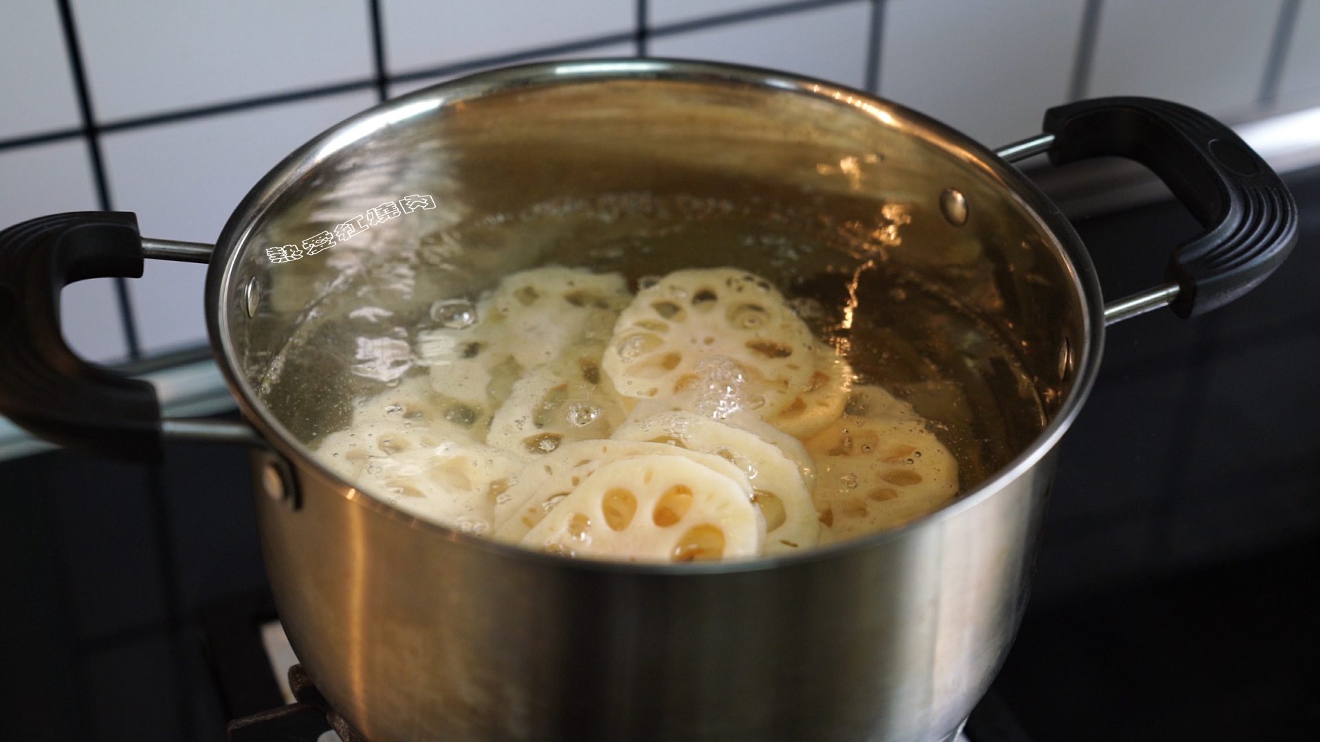 藕片|吃着甜甜的嚼着有韧性，可以用手捏着吃没想到藕还能这么做