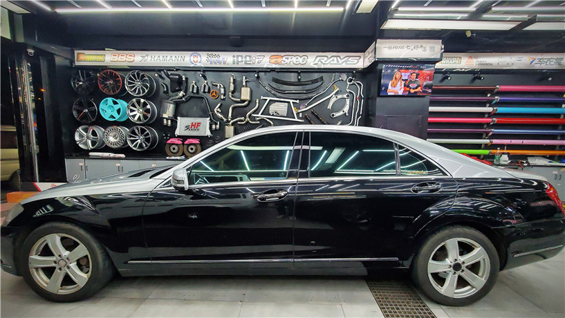 奔驰s350高亮黑双拼超亮水晶银 汽车改色 个性双拼