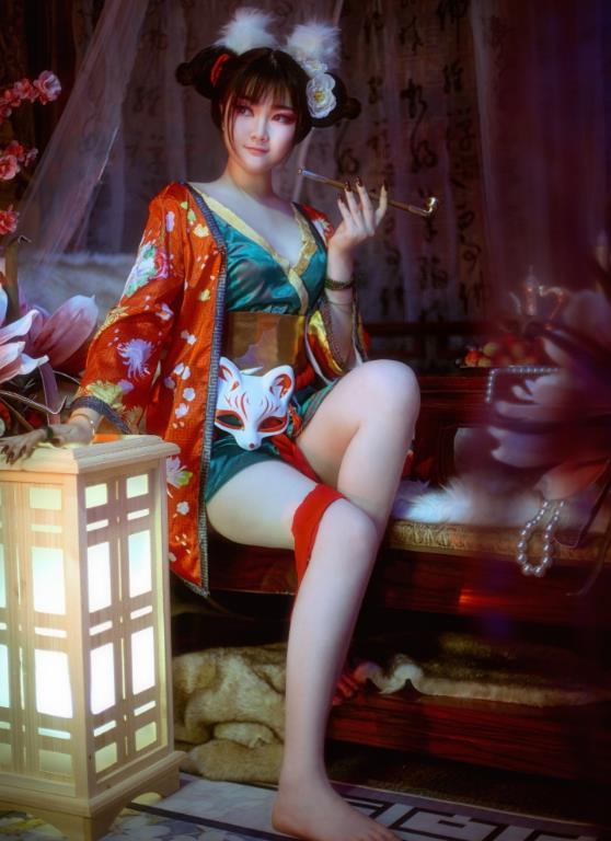 白蛇缘起微胖的宝青坊主cosplay颜值可以玉足不够美