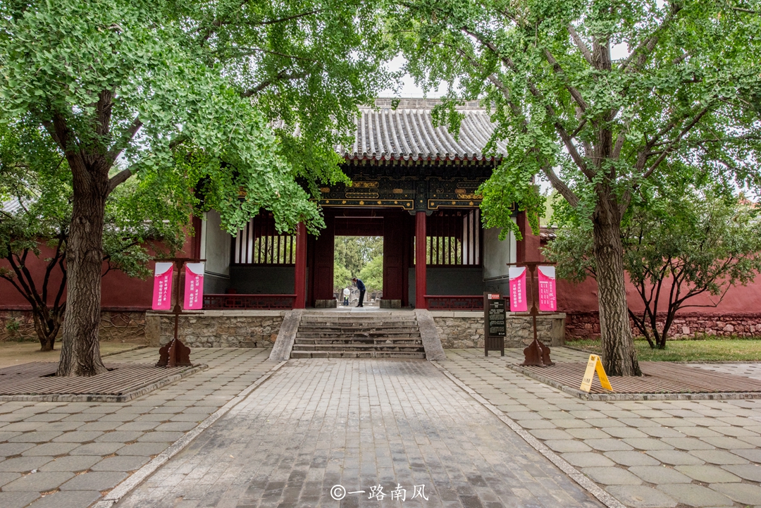 建筑|泰山下唯一皇宫式建筑,和北京故宫齐名,共有六位皇帝来此封禅