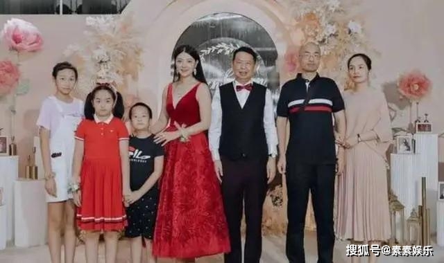 实锤了！68岁上市公司老总娶38岁妻子，女方背景