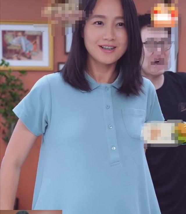 朱丹孕7月仍直播到半夜，滤镜化妆难掩黑眼圈，