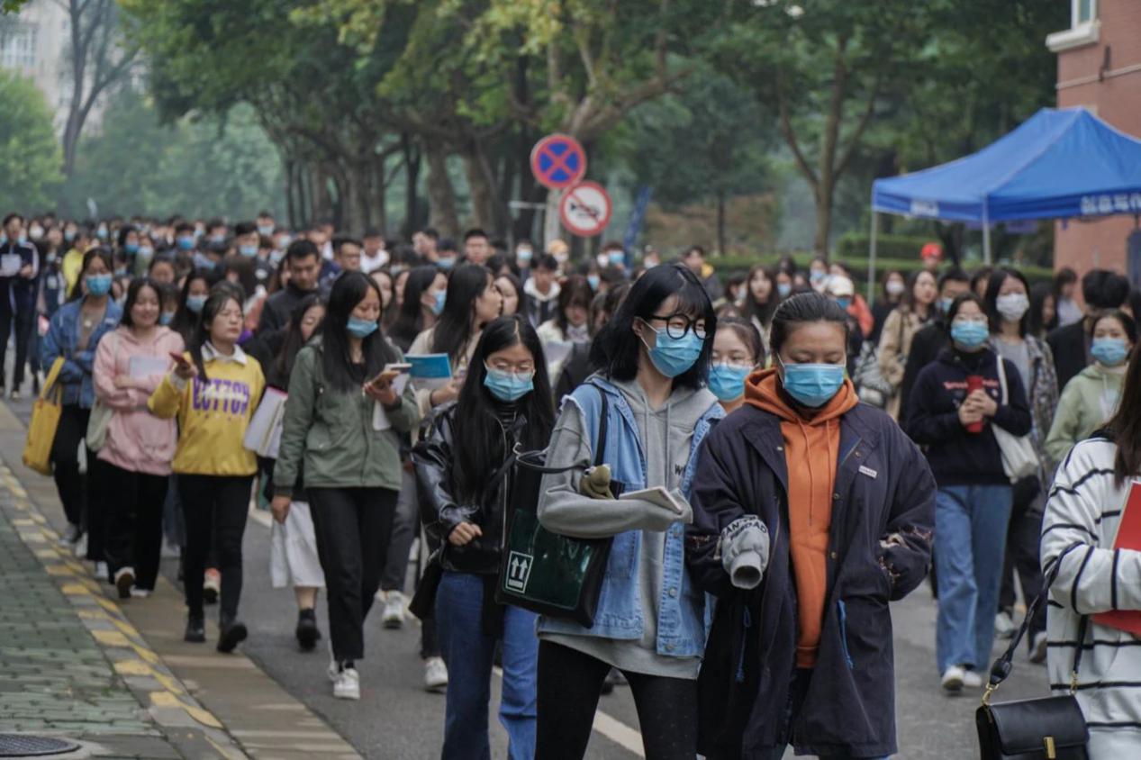 学子|西安翻译学院学子共赴“万人晨读”