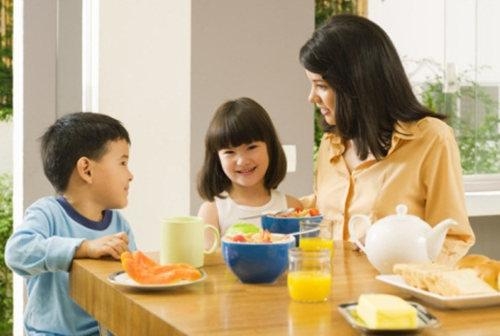 小伟|爸妈不要大意，三种“毒早餐”不要再喂娃3岁孩子脾胃弱难长个