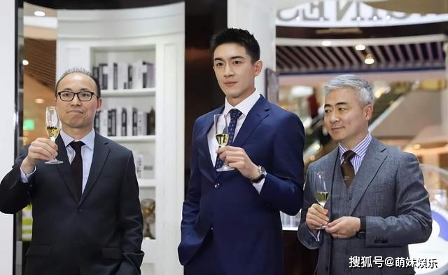 林更新否认出演《默读》，曾回复粉丝：处境很