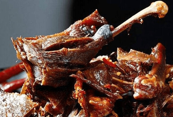 美味的湖南酱板鸭让人垂涎欲滴,其实在家也能做,酱汤是关键