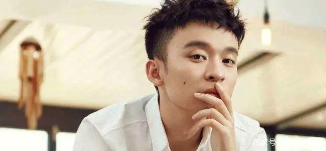 董子健|最不正经的医疗剧，男女主也不算火，《小大夫》为什么还值得看？